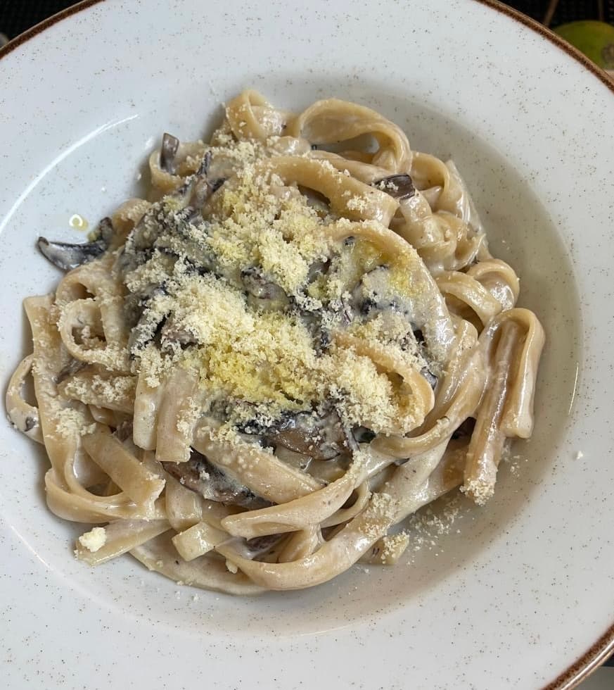 SPAGHETTI PANNA E FUNGHI