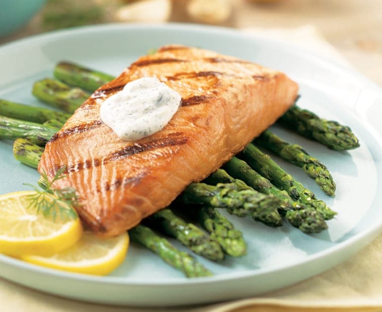 salmón al carbon